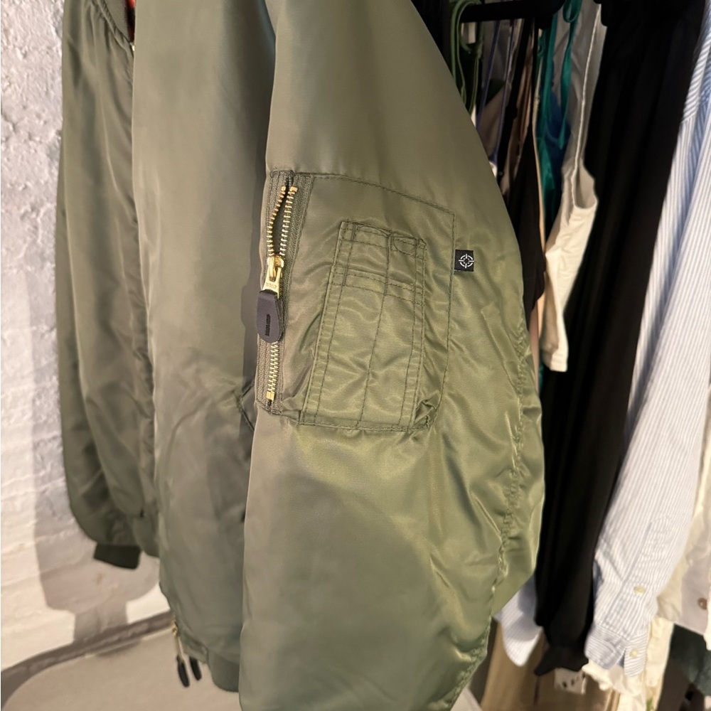 Unbranded oversized army green bomber jacket